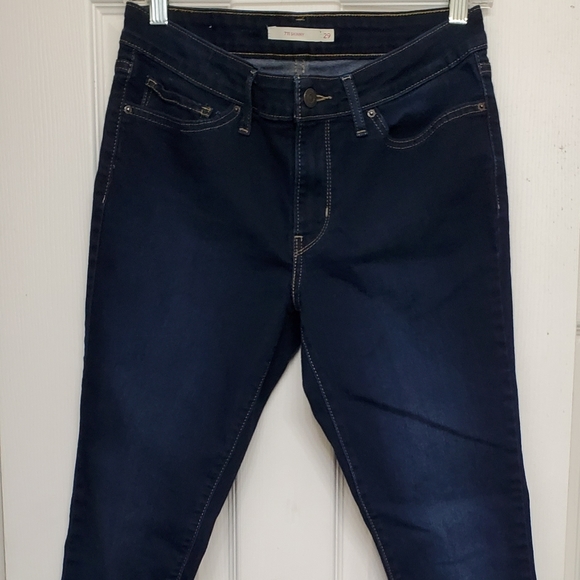 Levi's Denim - NWOT Levi's 711 Skinny Jeans